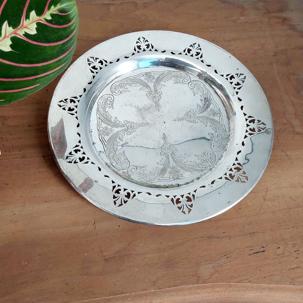 ✨ Vintage Warren Silver Plated Engraved Round Tray 10" Pierced Border Plate